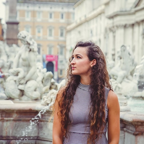 Meet your Posher, Victoria - Picture 3 of 3